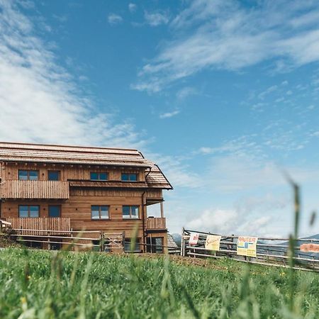 Hiasl Zirbenhuette Hotel Hochrindl Bagian luar foto