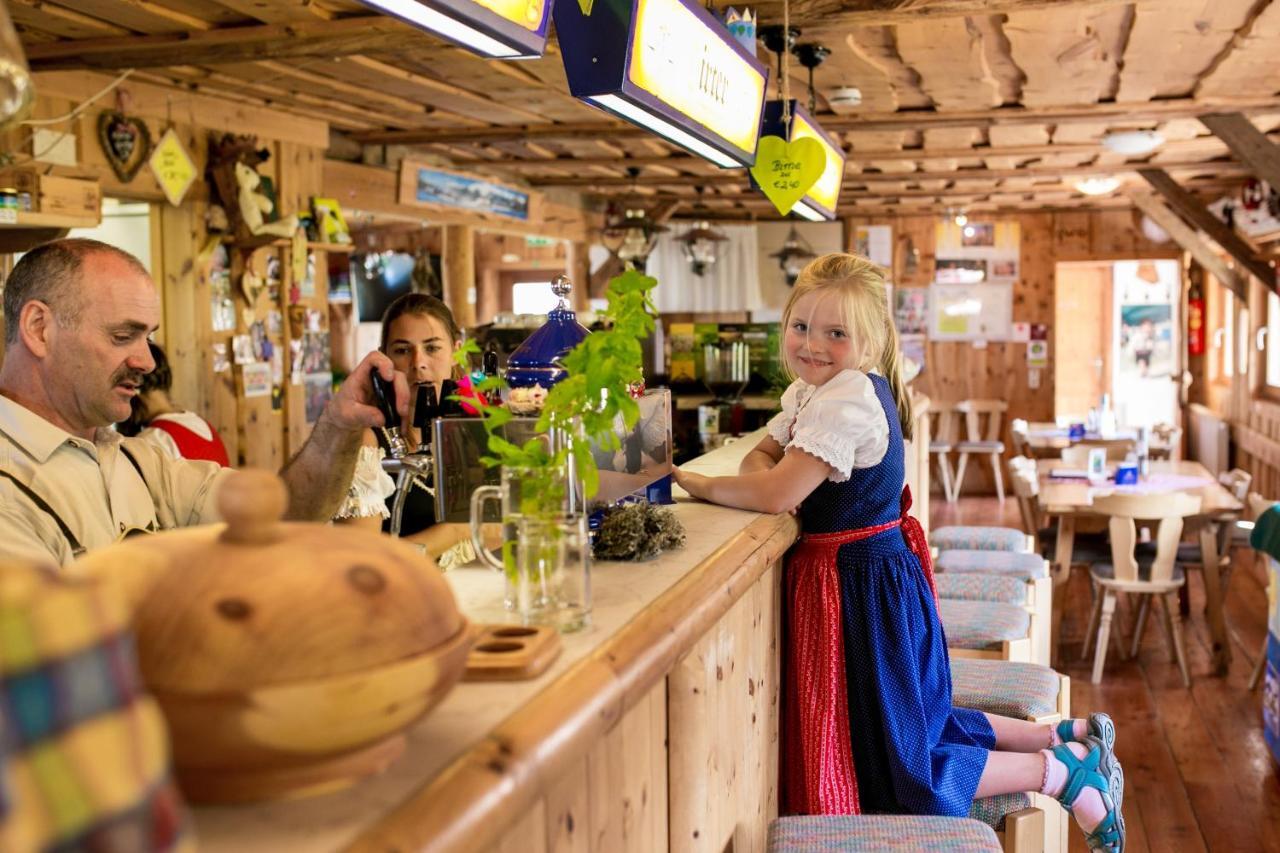 Hiasl Zirbenhuette Hotel Hochrindl Bagian luar foto